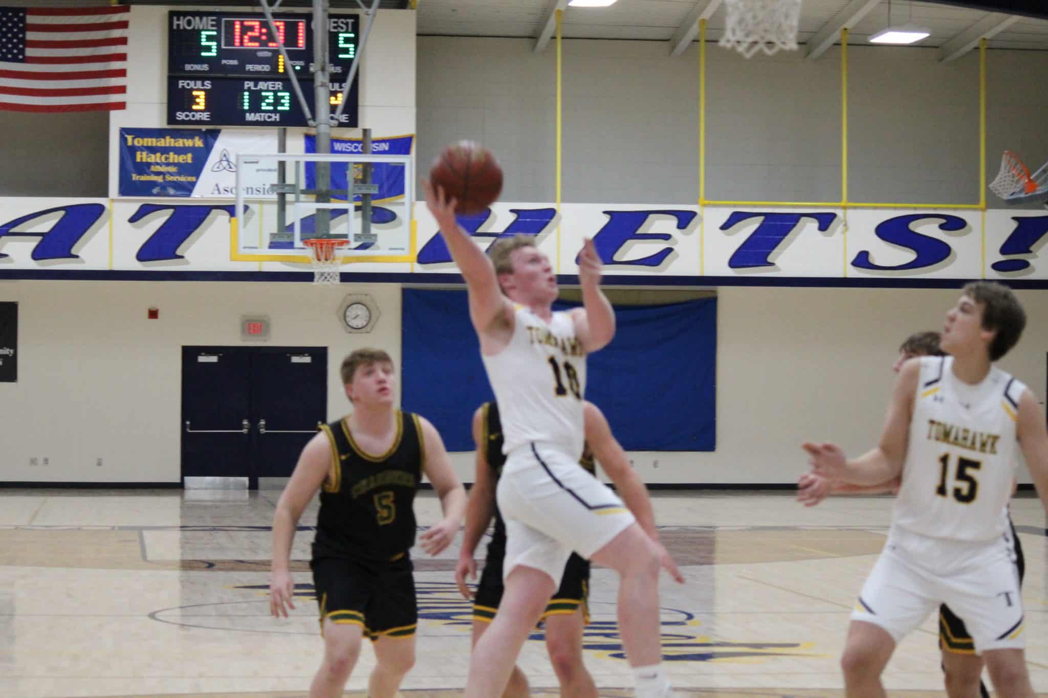 Hatchet hoopsters fall to Chargers, Mosinee in GNC opener
