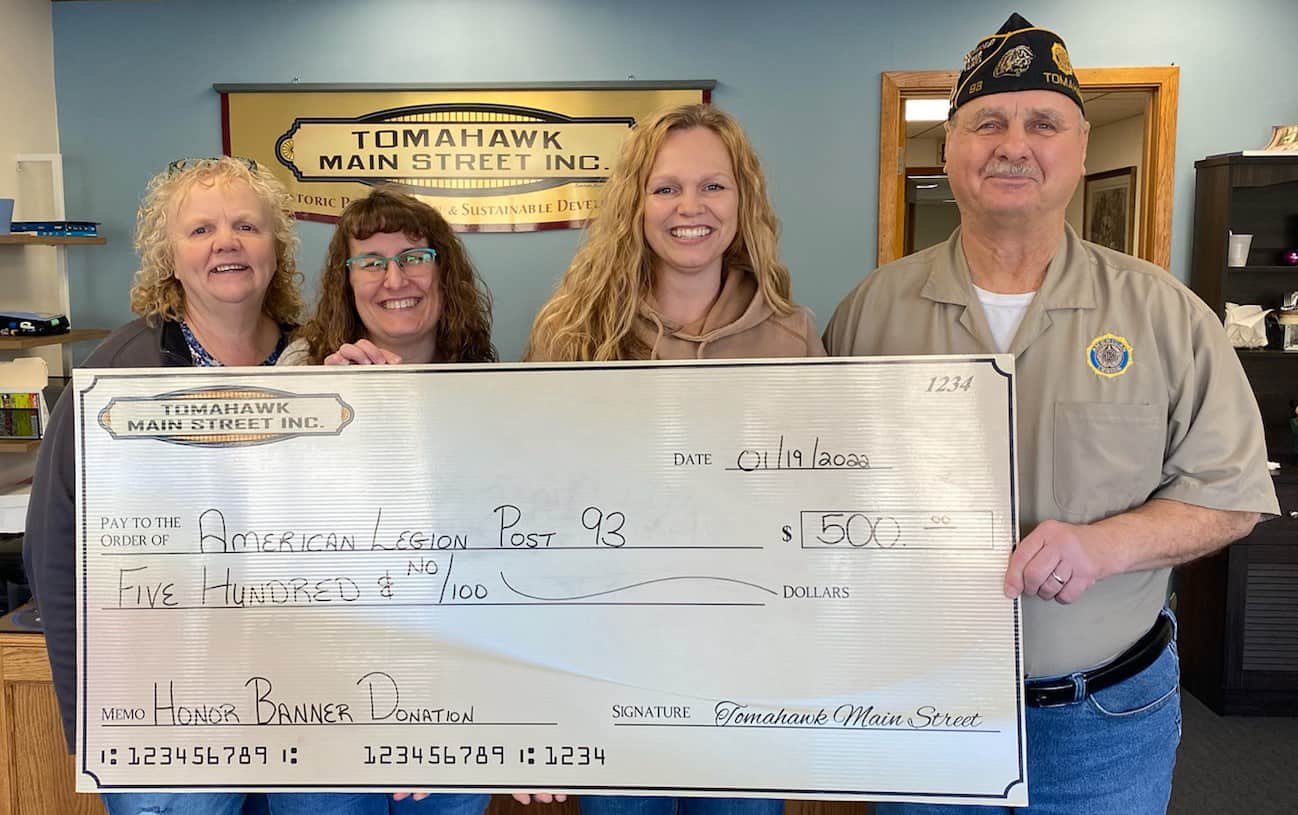 Tomahawk Main Street donates Honor Banner funds to local American Legion, VFW posts