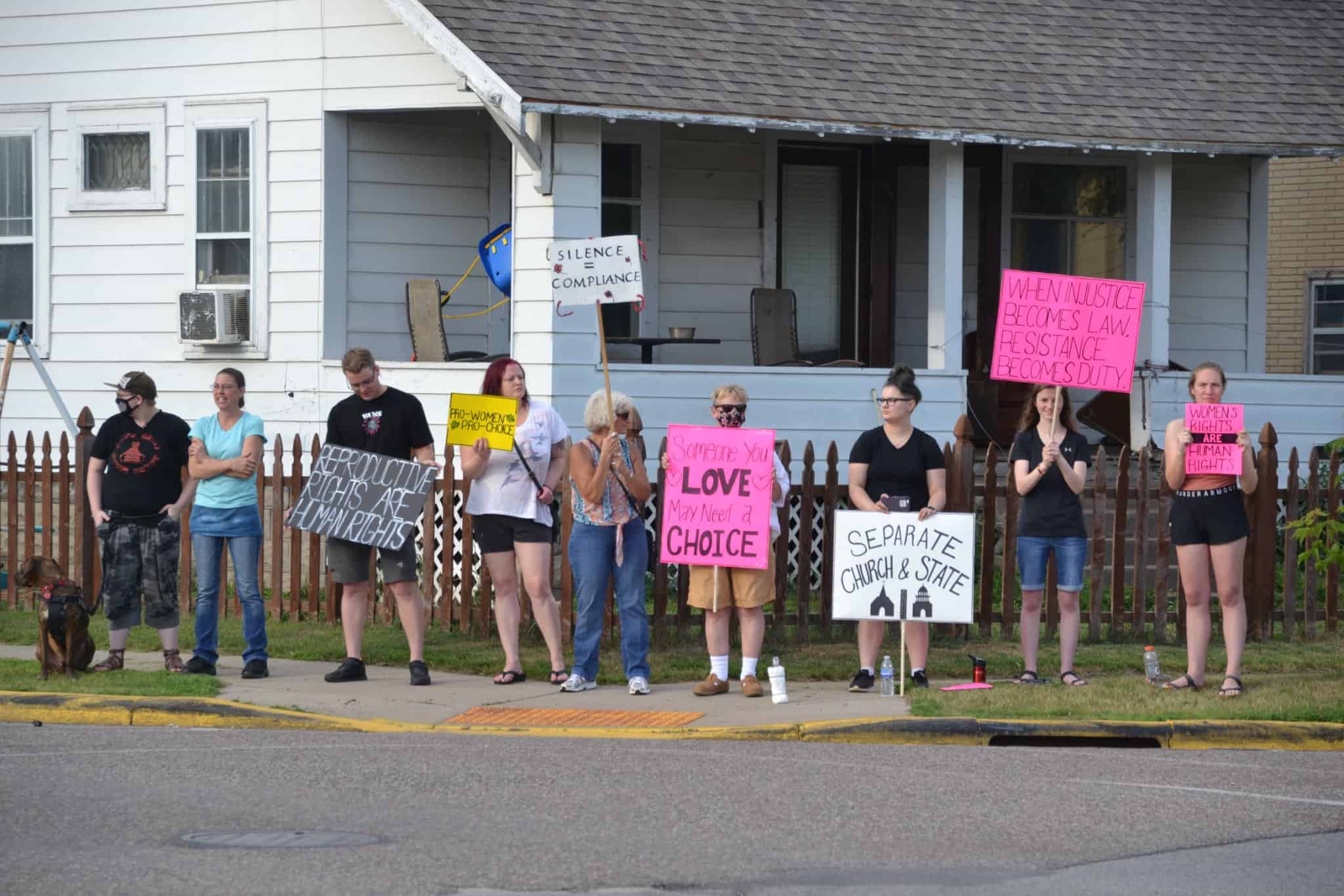 Pro-choice supporters hold protest in Tomahawk
