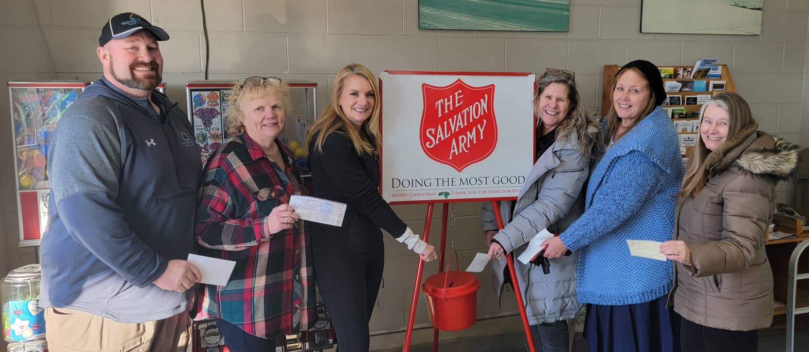 Tomahawk-area realtors take part in Salvation Army’s Red Kettle Campaign Realtor Ring Day