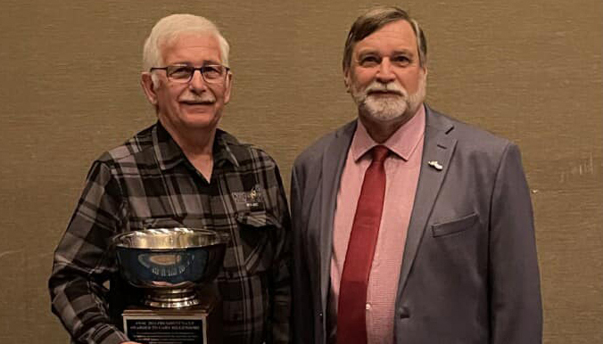 Gary Hilgendorf receives AWSC President’s Cup