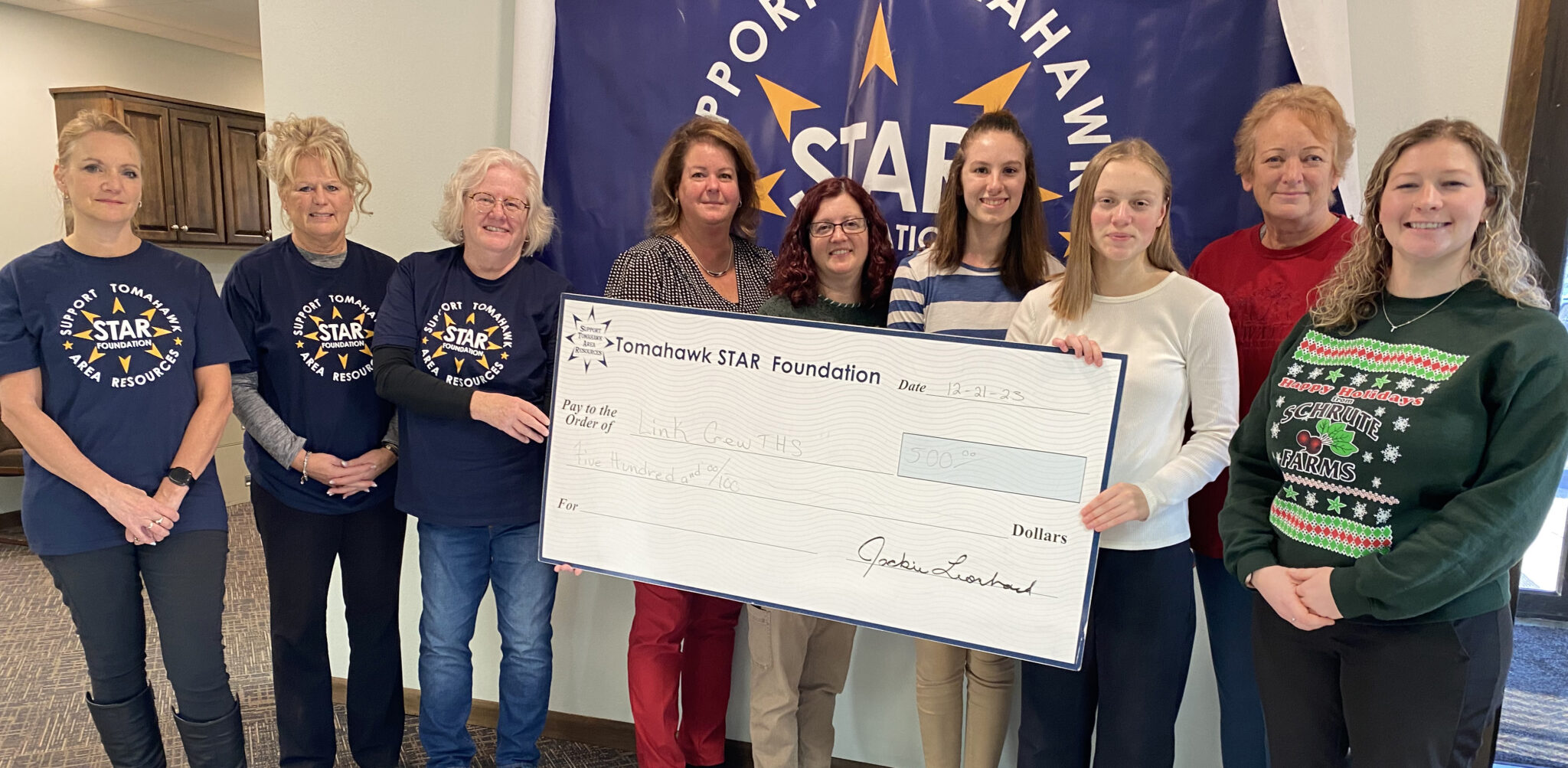 STAR Foundation makes donation to THS Link Crew