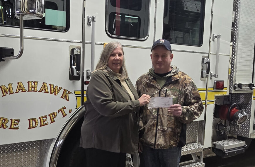 Mutual of Wausau makes donation to Tomahawk Fire Department