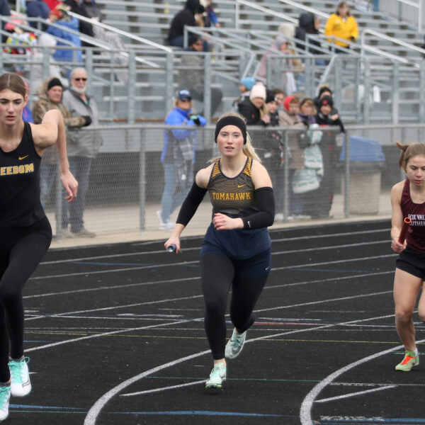 Tomahawk tracksters compete in Little Chute